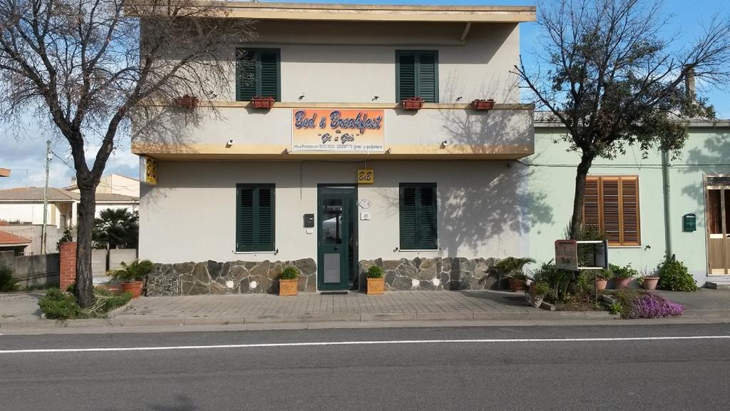 B&B Gi & Gio Cabras Exterior photo