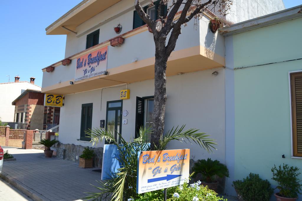 B&B Gi & Gio Cabras Exterior photo