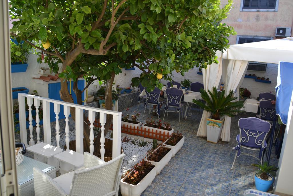 B&B Gi & Gio Cabras Exterior photo