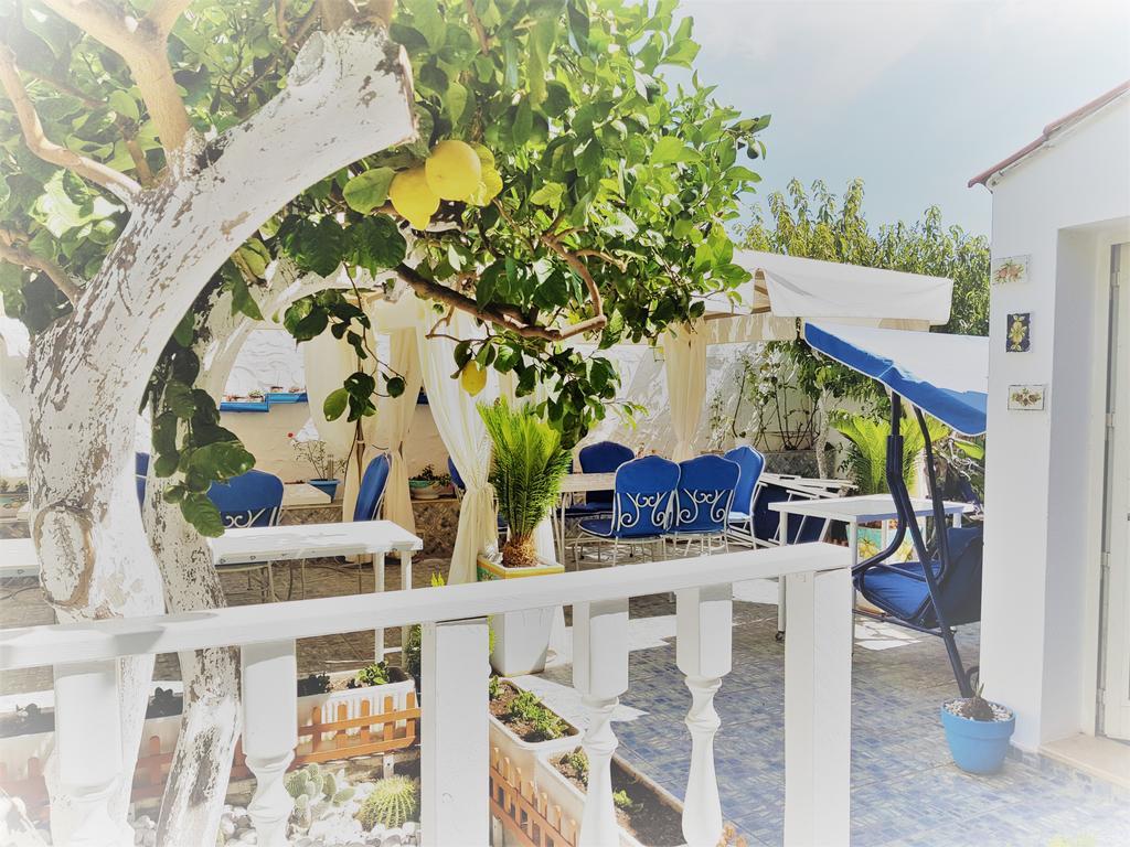 B&B Gi & Gio Cabras Exterior photo
